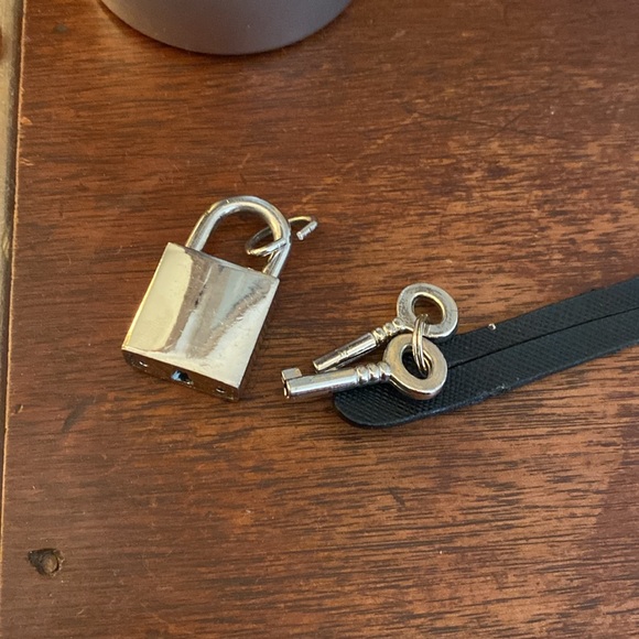 Prada overnight bag - Picture 12 of 16